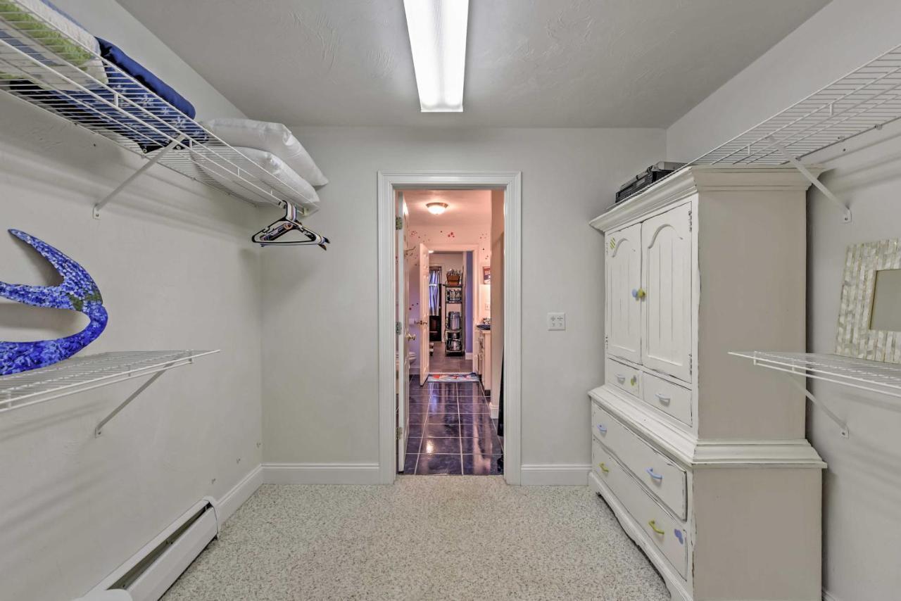 Nautical Bourne Apartment - 2 Mi To Monument Beach Екстер'єр фото